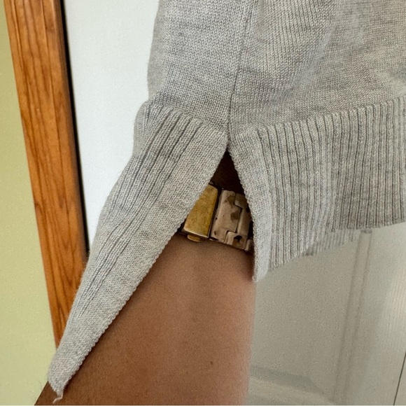 Cyrus: Women’s V-neck sweater vest - Picture 3 of 7